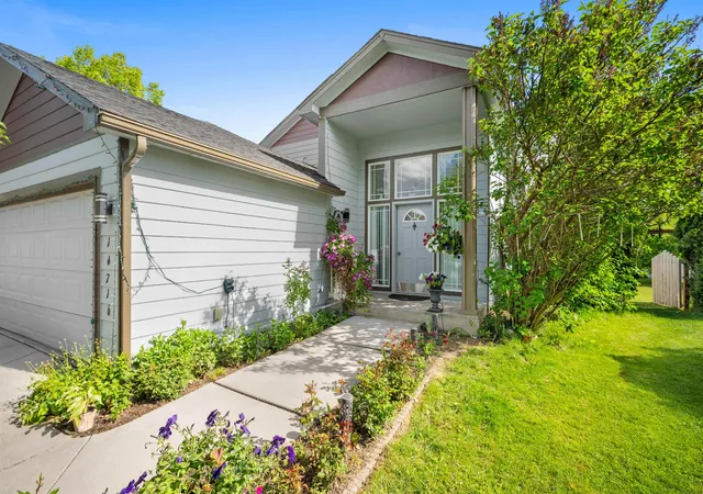 2nd image of 14716 E Crown Ave, Spokane Valley, WA 99216 | MLS# 202621991