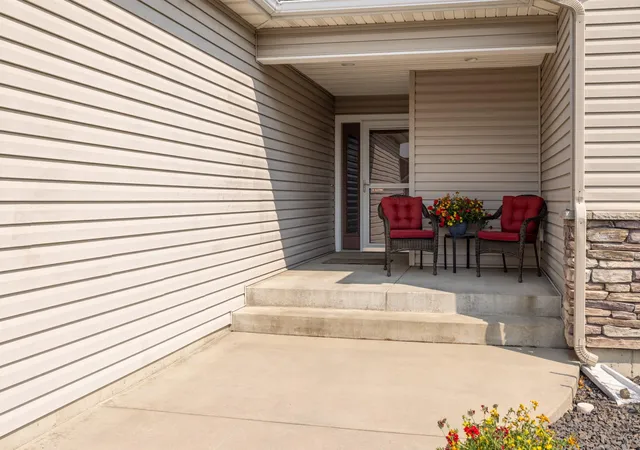 Photo 3 of Single family home for sale at 14325 E Cloverdale Ln, Spokane Valley, WA 99216 | MLS# 202622011 | Listing updated on 2026-10-17