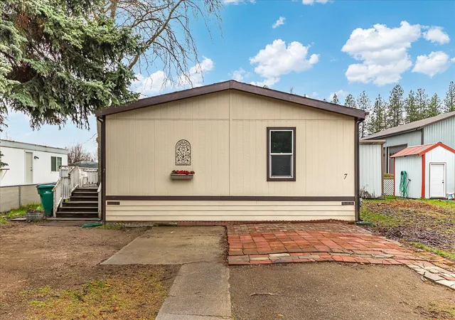 1st image of 3925 E Farwell Rd, Mead, WA 99021 | MLS# 202622018