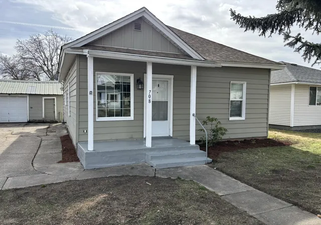 2nd image of 708 E Providence Ave, Spokane, WA 99207 | MLS# 202622020
