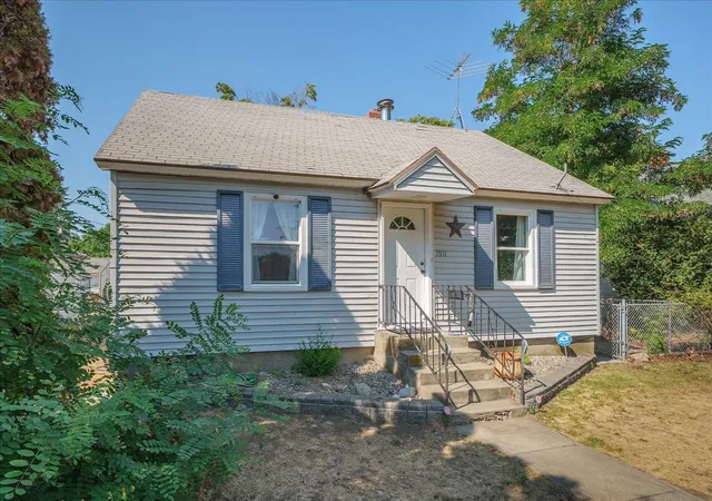 3rd image of 1911 E Sharp Ave, Spokane, WA 99202 | MLS# 202622049
