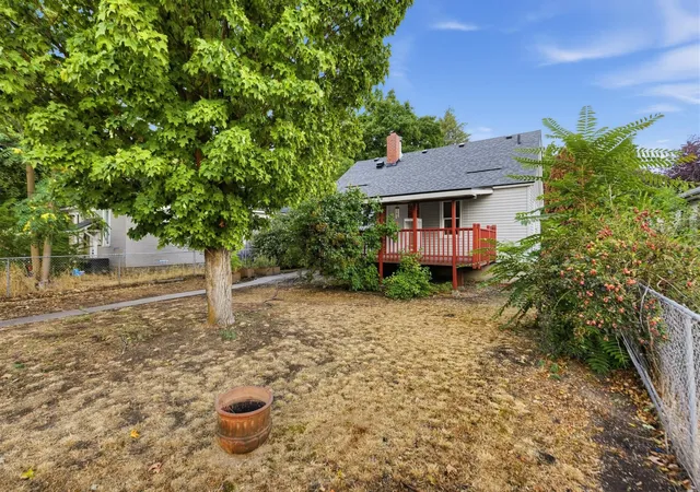 Photo 3 of Single family home for sale at 1911 E Sharp Ave, Spokane, WA 99202 | MLS# 202622049 | Listing updated on 2026-09-17
