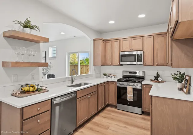 image of 226 N Viewmont Ct, Greenacres, WA 99016 | MLS# 202622068