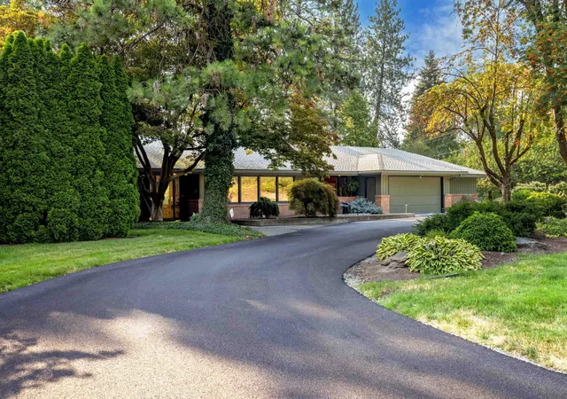 Photo 3 of Sale Pending at 2122 S Helena St, Spokane, WA 99203 | MLS# 202622085 | Listing updated on 2026-08-26