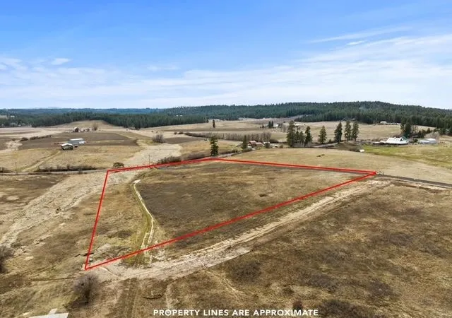 2nd image of 1170x E Tallman Rd, Chattaroy, WA 99003 | MLS# 202622097
