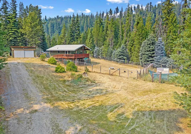 3rd image of 461 Beaver Creek Ln, Metaline Falls, WA 99153 | MLS# 202622127
