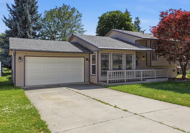 Photo 3 of Single family home for sale at 11704 E Alki Ave, Spokane Valley, WA 99206 | MLS# 202622164 | Listing updated on 2026-08-17