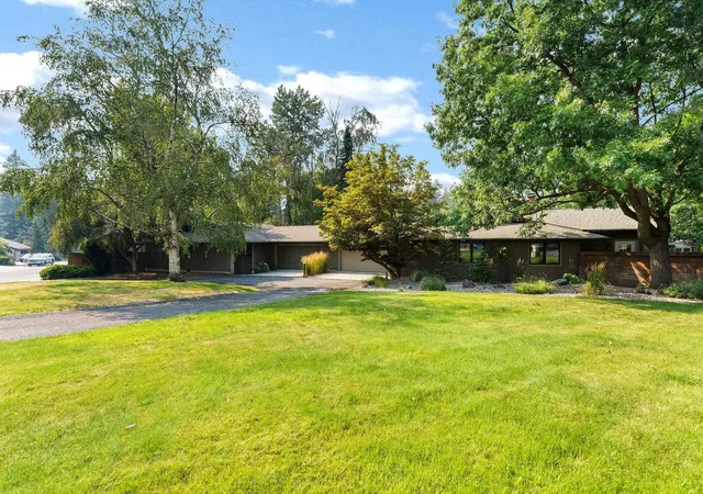 2nd image of 2221 E Rockwood Blvd, Spokane, WA 99203 | MLS# 202622173
