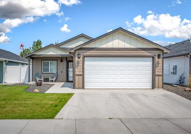 1st image of 18507 E 3rd Ave, Spokane Valley, WA 99016 | MLS# 202622179