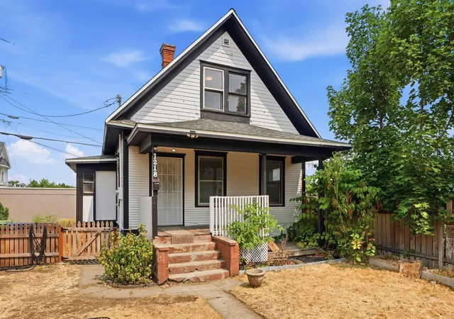 1st image of 1218 W Shannon Ave, Spokane, WA 99205 | MLS# 202622186
