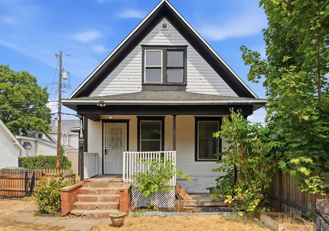 2nd image of 1218 W Shannon Ave, Spokane, WA 99205 | MLS# 202622186