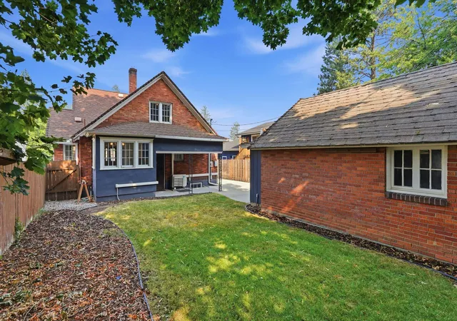 image of 1607 S Cedar St, Spokane, WA 99203 | MLS# 202622199