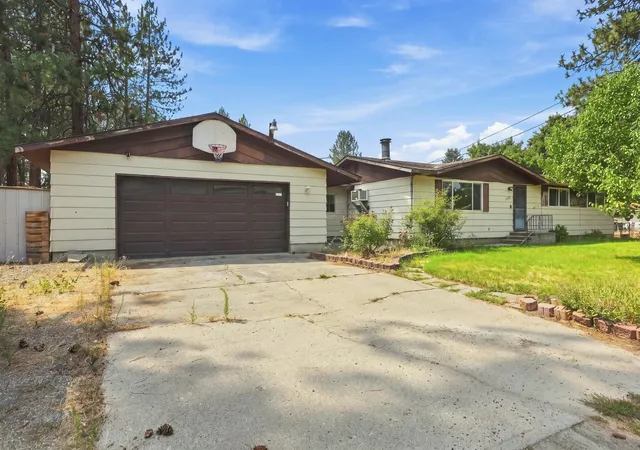 Photo 3 of Sale Pending at 3106 S Bowdish Rd, Spokane Valley, WA 99206 | MLS# 202622216 | Listing updated on 2026-09-07