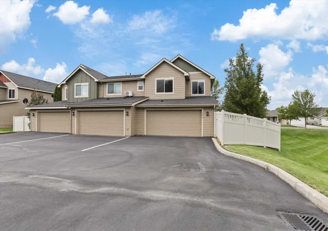 Photo 3 of Sale Pending at 1870 N Willamette Rd, Liberty Lake, WA | MLS# 202622218 | Listing updated on 2026-10-01