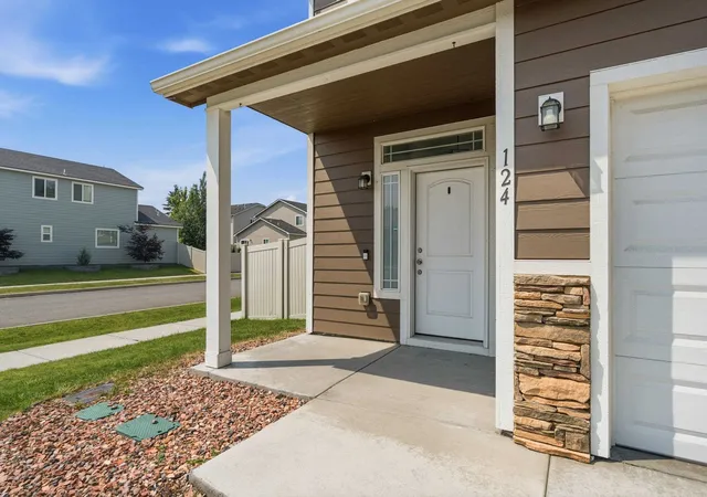 2nd image of 124 S Glenbrook Ct, Greenacres, WA 99016 | MLS# 202622219