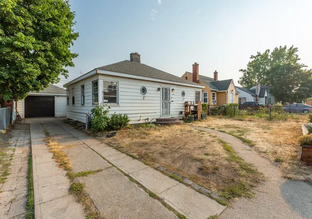 2nd image of 1108 E Wellesley Ave, Spokane, WA 99207 | MLS# 202622244