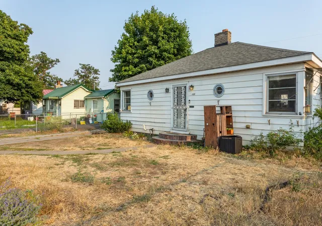 3rd image of 1108 E Wellesley Ave, Spokane, WA 99207 | MLS# 202622244