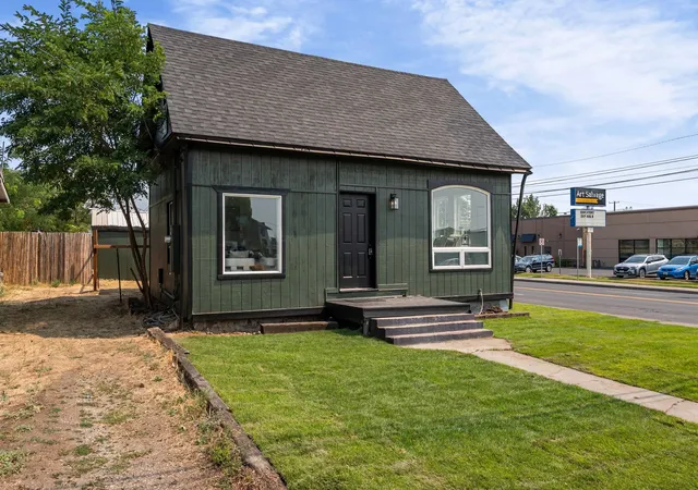 Photo 2 of Single family home for sale at 2802 N Standard St, Spokane, WA 99207 | MLS# 202622246 | Listing updated on 2026-09-19