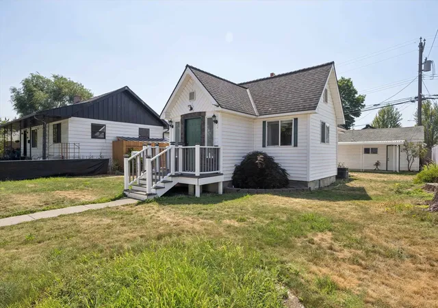 1st image of 534 E Wabash Ave, Spokane, WA 99207 | MLS# 202622256