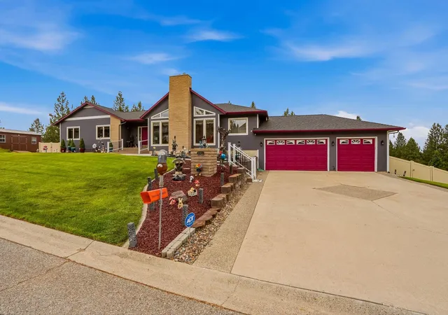 2nd image of 10921 E Richard Ln, Spokane Valley, WA 99206 | MLS# 202622261