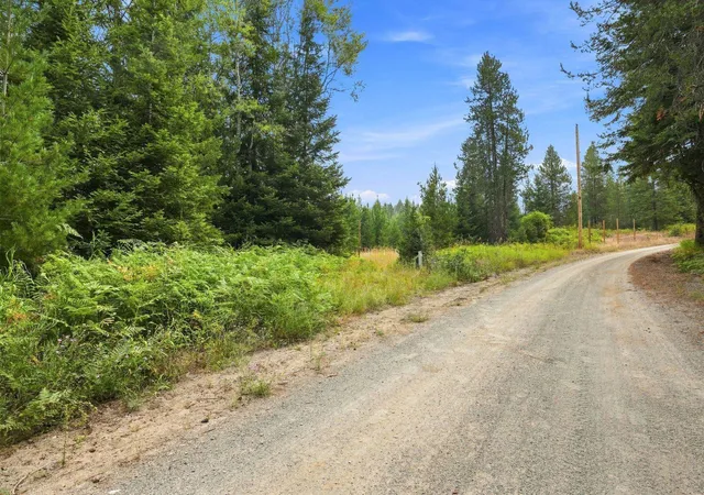3rd image of 1301 Roberts Rd, Newport, WA 99156 | MLS# 202622262
