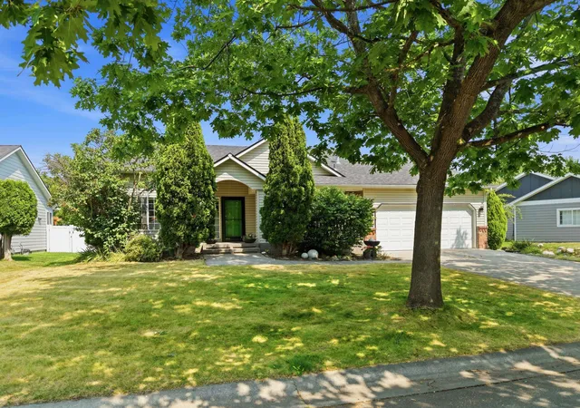 1st image of 826 N Malvern Rd, Liberty Lake, WA 99019 | MLS# 202622266