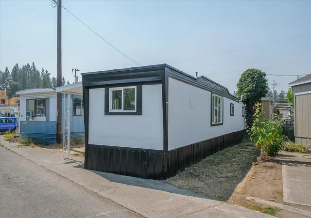 Photo 3 of Manufactured home for sale at 205 S Park Dr, Spokane Valley, WA 99212 | MLS# 202622279 | Listing updated on 2026-09-23