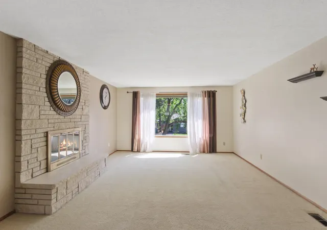 4th image of 25 E Salmon Ave, Spokane, WA 99218 | MLS# 202622301