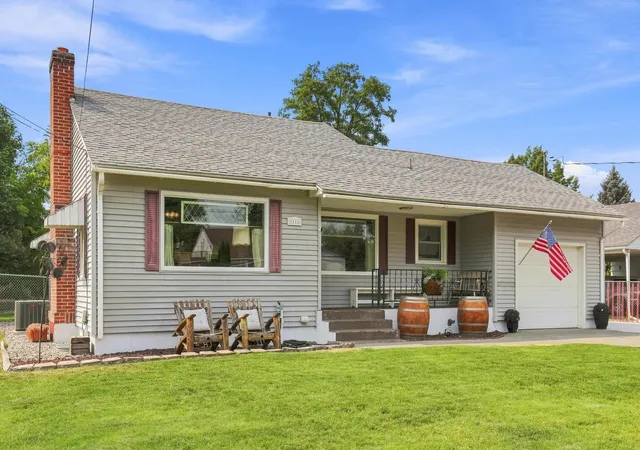 2nd image of 1111 N Locust Rd, Spokane Valley, WA 99206 | MLS# 202622315
