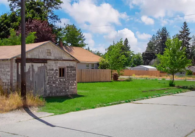 Photo 2 of Land for sale at 5826 N Madison St, Spokane, WA 99205 | MLS# 202622325 | Listing updated on 2026-10-11