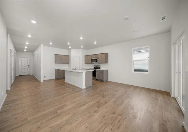 3rd image of 13529 W Sprague Ave, Airway Heights, WA 99001 | MLS# 202622338