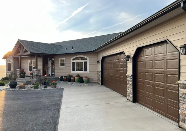 Photo 2 of Single family home for sale at 7009 N Lynden Ln, Otis Orchards, WA 99027 | MLS# 202622344 | Listing updated on 2026-08-17
