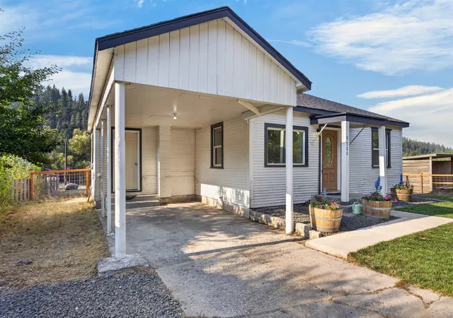 Photo 2 of Sale Pending at 9306 S Cheney Spokane Rd, Spokane, WA 99224 | MLS# 202622353 | Listing updated on 2026-09-04