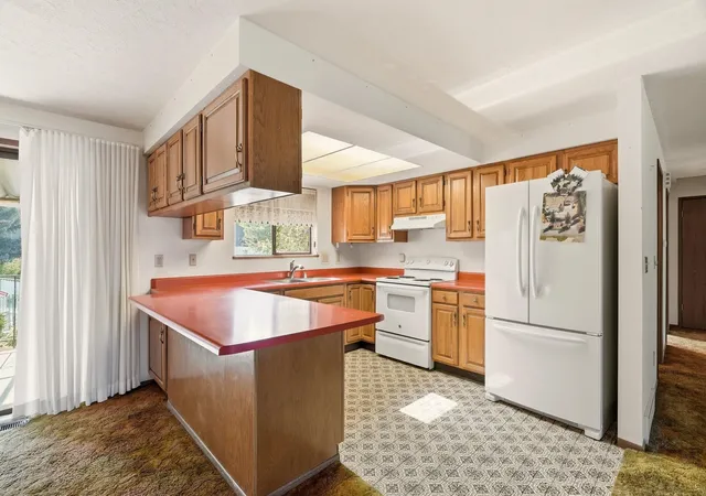 2nd image of 1809 S Carnahan Rd, Spokane, WA 99212 | MLS# 202622354