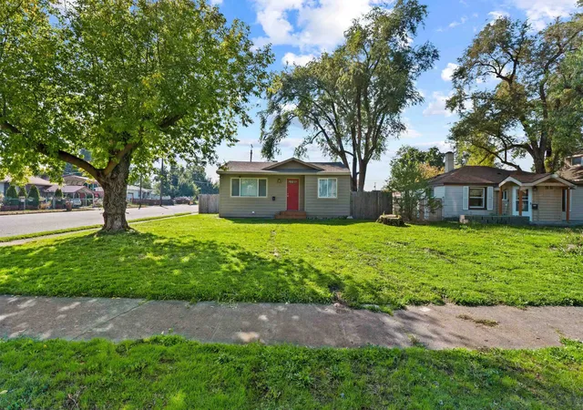 1st image of 1528 E Cataldo Ave, Spokane, WA 99202 | MLS# 202622356