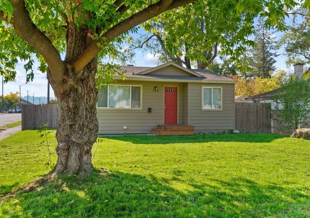 2nd image of 1528 E Cataldo Ave, Spokane, WA 99202 | MLS# 202622356