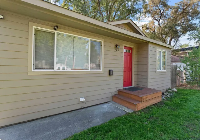 Photo 4 of Single family home for sale at 1528 E Cataldo Ave, Spokane, WA 99202 | MLS# 202622356 | Listing updated on 2026-10-05