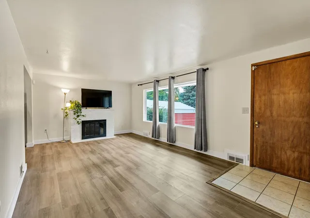2nd image of 915 N Bowdish Rd, Spokane Valley, WA 99206 | MLS# 202622371