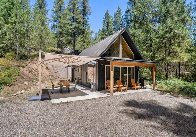 1st image of 760 Granite Loop, Newport, WA 99156 | MLS# 202622376