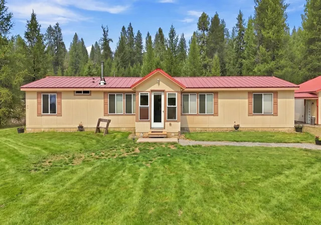 Photo 3 of Manufactured home for sale at 182 Rod Hl Way, Newport, WA 99156 | MLS# 202622379 | Listing updated on 2026-09-01