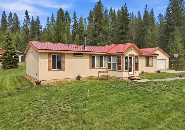 Photo 3 of Manufactured home for sale at 182 Rod Hl Way, Newport, WA 99156 | MLS# 202622379 | Listing updated on 2026-09-01