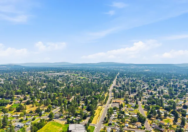 36th image of 4830 N Alameda Blvd, Spokane, WA 99205 | MLS# 202622415