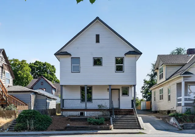 1st image of 907 W Maxwell Ave, Spokane, WA 99201 | MLS# 202622418