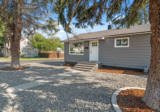 2nd image of 1528 E Walton Ave, Spokane, WA 99207 | MLS# 202622437