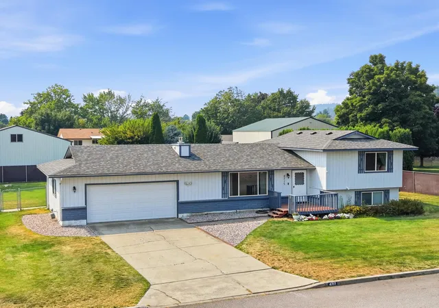 Photo 3 of Sale Pending at 4717 N Lillian St, Spokane Valley, WA 99216 | MLS# 202622442 | Listing updated on 2026-08-28