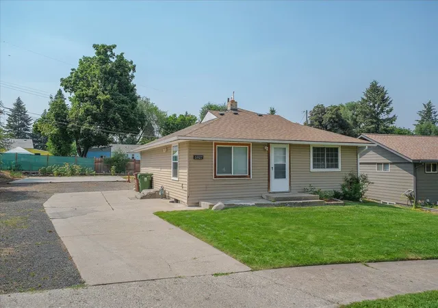 2nd image of 5927 N Cochran St, Spokane, WA 99205 | MLS# 202622489