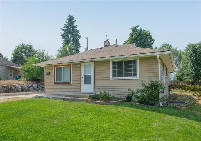 3rd image of 5927 N Cochran St, Spokane, WA 99205 | MLS# 202622489