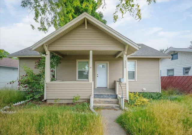 3rd image of 3908 E 4Th Ave, Spokane, WA 99202 | MLS# 202622490