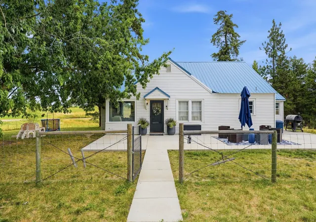 4th image of 24416 N Orchard Bluff Rd, Chattaroy, WA 99003 | MLS# 202622492