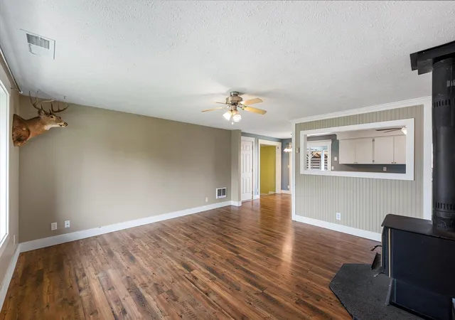 image of 6 W 4th Ave, Deer Park, WA 99006 | MLS# 202622520